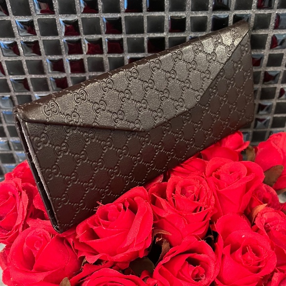 Authentic Gucci sunglasses with Gucci foldable case - Picture 8 of 14